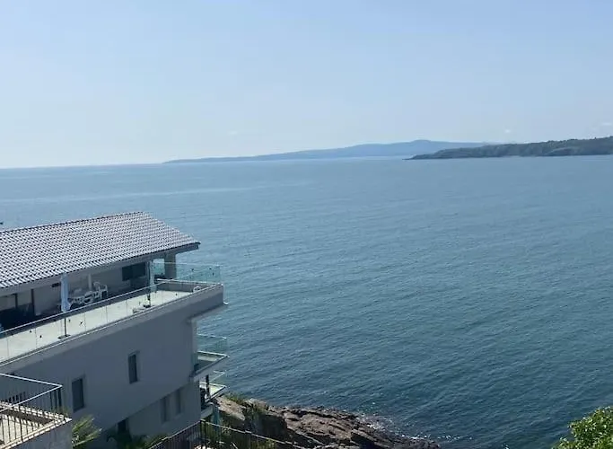2 Bed Suite, Exclusive Sea Views Apartament *