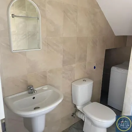 Apartment 2 Bed Suite, Exclusive Sea Views *