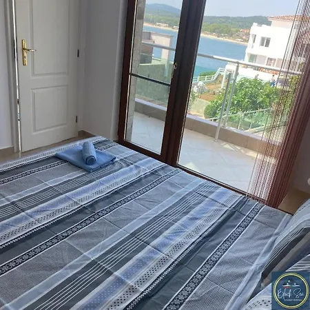 Apartment 2 Bed Suite, Exclusive Sea Views *